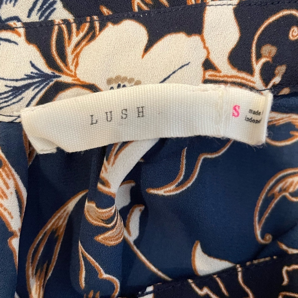 Lush Floral Wrap Blouse Long Sleeve Shirt Size Small Blue & White EUC Office - Picture 2 of 9